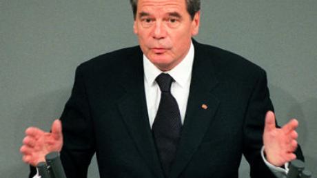 Joachim Gauck, Kandidat für das Amt des Bundespräsidenten, gilt in seiner Heimat als Brückenbauer und Menschenfischer. (Archivbild von 1999).