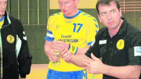 Engagiert und voller Ideen präsentierte sich Reinhold Weiher schon bei seinem Einsatz als Handballtrainer für den TSV Schwabmünchen im Jahre 2003. Foto: Reinhold Radloff