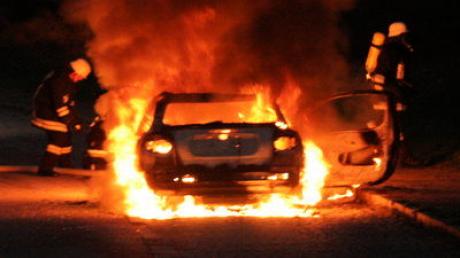 Ein Renault brannte auf der A7. Archivbild.