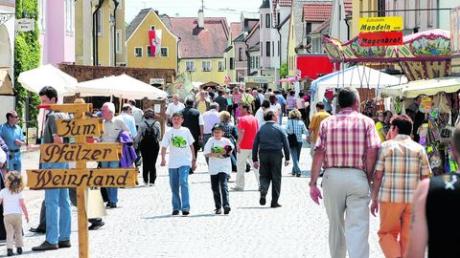 Das Marktfest in Rennertshofen ist bereits seit 18 Jahren ein Publikumsmagnet. Archivfoto: Manfred Dittenhofer
