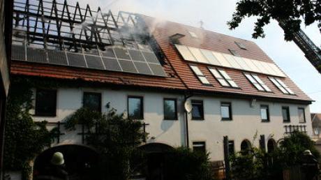 Großbrand in Schöneberg: Schreinerei brennt ab.