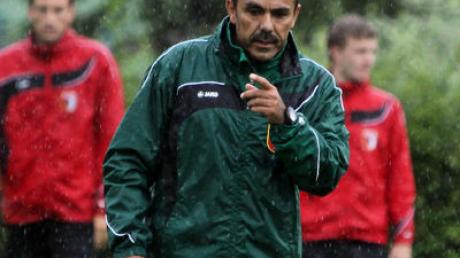 Jos Luhukay, Trainer des FC Augsburg im Trainingslager in Weiler.