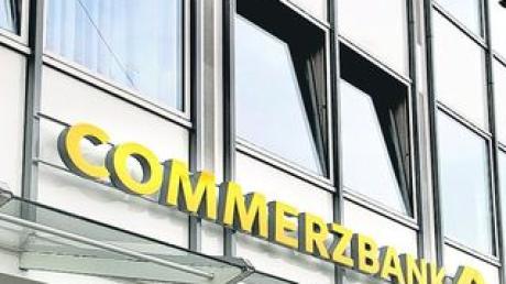Die Filiale der Commerzbank in der Neuen Straße in Ulm ist gestern überfallen worden. Foto: Horst Hörger