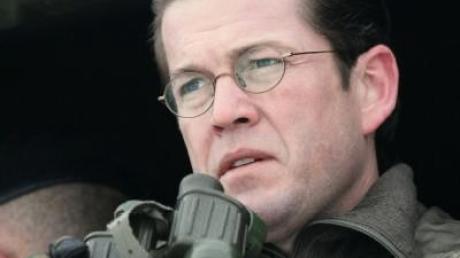 Guttenberg will Wehrpflicht aussetzen
