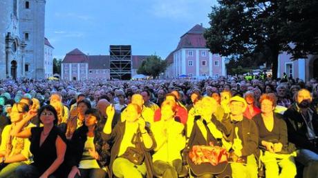 Über 3000 Besucher genossen die stimmungsvolle Atmosphäre im Schatten der historischen Mauern des Wiblinger Klosters. 