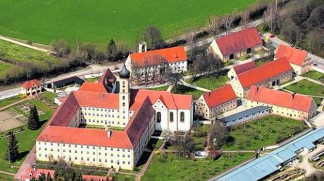 Das Kloster Oberschönenfeld könnte eine Briefmarke zieren. Foto: Merk