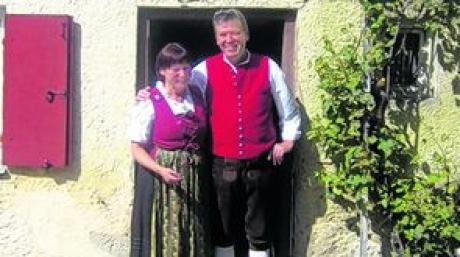 Die Eheleute Zimmermann vor ihrem ehemaligen "Ackerbürgerhaus" in Thannhausen. Fotos (2): Fischer