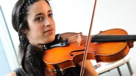 Graziella Schazad: Mit der Geige als Gitarre