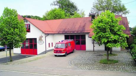 Die Fertigstellung des Feuerwehrhaus-Anbaus feiert die Feuerwehr Griesbeckerzell am Wochenende mit einem Weinfest und einer Einweihungsfeier. Foto: Klaus Bleis