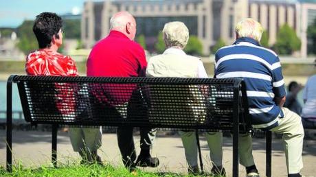 Immer mehr Senioren: Das Durchschnittsalter wird sich nach einer aktuellen Studie auch in der Region deutlich erhöhen. Foto: dpa