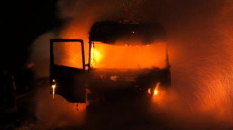 Beim Brand eines Tanklastzuges auf der A 8 enstand ein Sachaden in Höhe von 150000 Euro.
