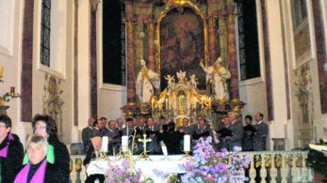 Mit dem Lied "Der güldne Rosenkranz" hat der Männerchor Lamerdingen das Konzert eröffnet. 