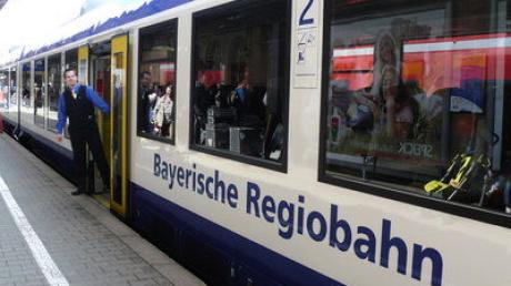 Ein zusätzlicher Zug für den morgendlichen Pendlerverkehr zwischen Aichach und Augsburg.