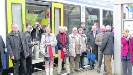 "Mit uns nach Aichach" fährt die Regiobahn, nicht nur wenn zur "Paarkunst" (Foto) gebeten wird. Foto: ech