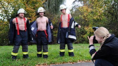 Fotografin Susanne Rummel muss die Bobinger Feuerwehrlmänner gut in Szene setzen.