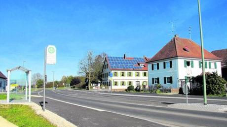 Einen Zebrastreifen als zusätzliche Sicherheitsmaßnahme an der umgebauten Staatsstraße in Gannertshofen lehnt das Straßenbauamt ab. Foto: ajp
