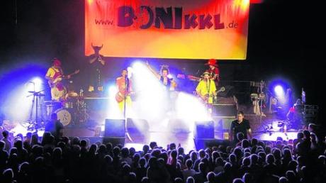 Bei Donikkl ist die Atmosphäre wie auf einem Rockkonzert, und die Kinder sind hin und weg. Foto: Diana Deniz