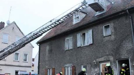 Die Feuerwehr Augsburg musste wegen eines Brandes nach Lechhausen ausrücken. Bild: Feuerwehr