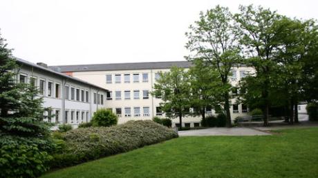 An der Hauptschule Pöttmes könnte schon zum nächsten Schuljahr eine Wirtschaftsschule eingerichtet werden. Foto: Archiv