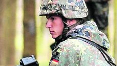 Der Bundeswehrstandort in Dillingen soll erhalten bleiben: Das fordert der Kreistag nun in einer Resolution. Archivfoto: Weizenegger