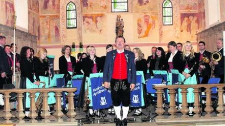 In der Pfarrkirche St. Leonhard gab der Musikverein Apfeltrach ein begeisterndes Jahreskonzert. Es führte die Zuhörer auf eine beschwingte Reise durch Europa. Fotos: sid