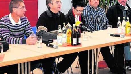 Ralf Kaufmann, Hermann Keller, Gerlinde Oßwald, Michael Kusch und Herbert Schorer (von links) berichteten gestern Abend vom Unglück. Foto: Ernst Mayer