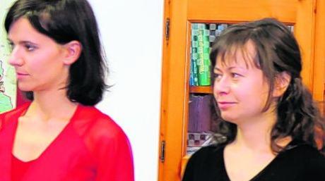 Die Sopranistin Rebecca Heudorfer (links) und die Pianistin Jewgenia Raisova begeisterten die Zuhörer im Diedorfer Seniorenzentrum mit klassische Melodien. 