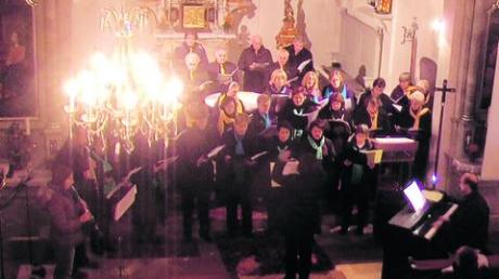 Der Chor der Stadtpfarrkirche Buchloe und der Kirchenchor der Pfarreiengemeinschaft Emersacker-Heretsried-Lauterbrunn sangen gemeinsam das Festspiel "Die heilige Elisabeth". 