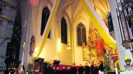 Vor zwei Jahren schon gastierten die Original Don Kosaken in der Aindlinger Pfarrkirche. Am 5. Januar kommen sie wieder, dieses Mal in das frisch renovierte Gotteshaus. Foto: Martin Golling