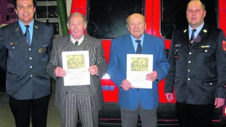 Ein besonderes Jubiläum feierten diese Mitglieder. Sie wurden für 70 Jahre bei der Feuerwehr ausgezeichnet (von links): 2. Vorstand Josef-Oskar Stettberger, Anton Lukas, Xaver Kunz und 1. Vorstand Volker Großmann.