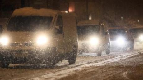 Winterwetter verursacht massive Verkehrsprobleme