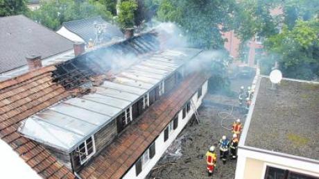 Der Dachstuhl eines Nebengebäudes des Kurhotels Luitpold hat am Sonntagnachmittag Feuer gefangen. Verletzt wurde niemand. 