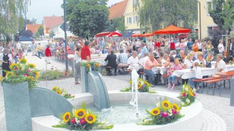 Beim ersten Brunnenfest im Jahr 2006 war ganz Ettringen auf den Beinen. Anfang Juli soll dies wieder ähnlich sein. 