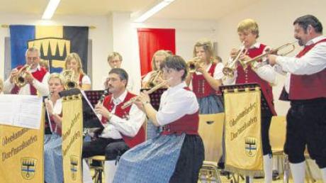 Mit einem breit gefächerten Programm sowie viel Talent und Spielfreude überzeugten die Oberkammlacher Dorfmusikanten beim Jahreskonzert. 