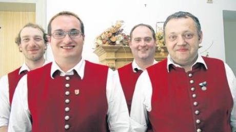 Die drei an der Spitze des Musikvereins Dirlewang: Hermann Bader, Tobias Schmid, Norbert Lutz (von links). Anton Blaschko (rechts) trat nicht mehr an. 