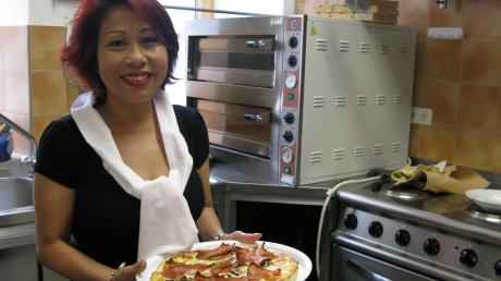 Seit November betreibt Hoa Huynh den Pfarrstadl in Erisried. Sie bietet italienische und gutbürgerliche Speisen an. Da darf die Pizza auf der Speisekarte natürlich nicht fehlen