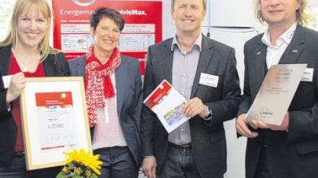 80 Jahre Firma Zitzler – darüber freuten sich: (von links) Elisabeth Fabian (Firma Zenko), Gisela Zitzler, Johann Zitzler und Alois Zimmerer (Zenko). 