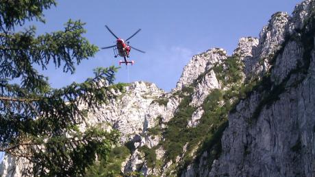 Die Zahl der tödlichen Unfälle in den Bergen bleibt laut DAV-Statistik im Durchschnitt. Dafür nehmen Einsätze zu, in denen unverletzte Bergsteiger gerettet werden. Symbolbild