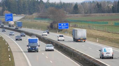 Die A 96 bei Türkheim und Bad Wörishofen. Die Anschlussstelle ist schon jetzt stark belastet. Künftig muss sie noch mehr Verkehr aufnehmen.