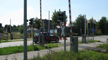 Die Bahnschranken am Bahnübergang an der Bad Wörishofer Straße sind inzwischen wieder in Betrieb.  