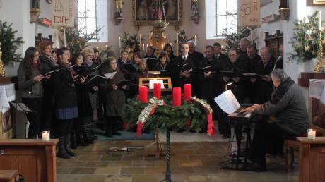 Der Gesangverein Köngetried bot seinen Zuhörern ein besinnlich-fröhliches Konzert in der Kirche St. Stephanus.