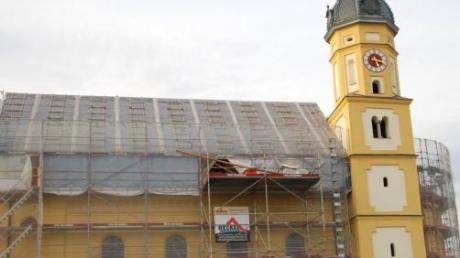 Die Pfarrkirche St. Nikolaus in Schöneberg wird saniert. Die Arbeiten sollen im November 2014 abgeschlossen werden.