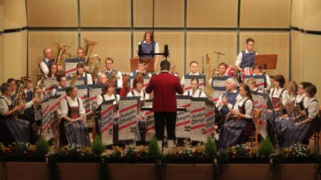 Sowohl die Blaskapelle Ettringen (im Bild in Aktion) als auch die Jugendkapelle boten beim Jahreskonzert ein abwechslungsreiches Programm auf hohem Niveau.  
