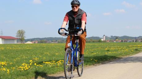 Ludwig Schuster ist der „Reiseleiter“ der MZ-Radtour. 
