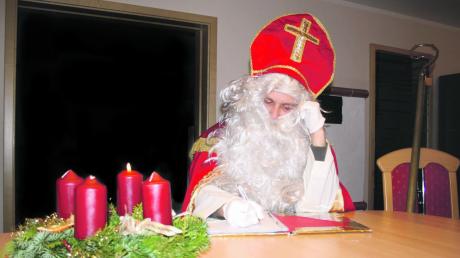 Der Nikolaus hatte in Bad Wörishofen dieser Tage viel zu tun. Das Goldene Buch musste mit Lob und Tadel gefüllt werden. 