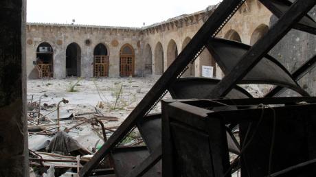 Die Umayyaden Moschee in Aleppo im vergangenen September: Vom einstigen Glanz des um das Jahr 715 errichteten Gebetshauses ist – wie in der ganzen Stadt – nicht viel übrig geblieben. 