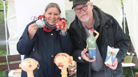 Christel und Kaspar Panizza waren tausend Kilometer angereist, um ihre Tonfiguren – zum Beispiel – in Bayern zu verkaufen.