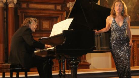 Beim Liederabend im Zedernsaal stellten Sopranistin Monika Eder und Pianist Gerold Huber vor allem Stücke in den Mittelpunkt, die von Frauen komponiert wurden. Dafür gab es Bravorufe und heftigen Applaus vom Publikum. 	