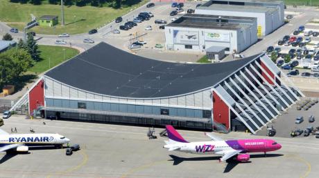 Der Allgäu Airport aus der Luft betrachtet. 