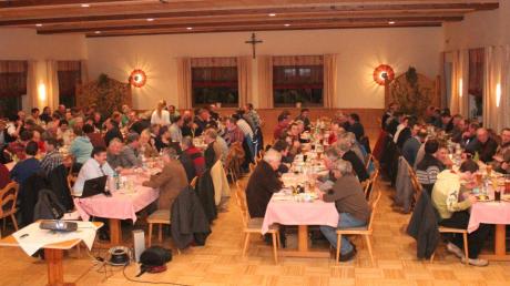 Der Saal des Gasthauses „Stern“ in Rammingen war bei der Versammlung der Erzeugergemeinschaft Schlachtvieh voll besetzt. 	